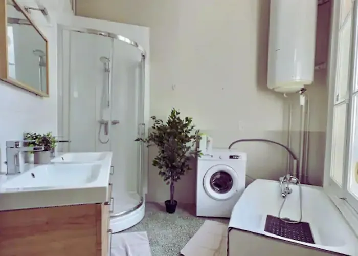 Pleincentre 4ch 2sdb 9p St Denis Daire *